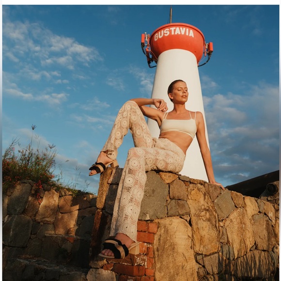 LARROUDÉ
Raffia
Brigitte Ruffle Mule In Beige and Black
$315
Women size 11 - Picture 4 of 17